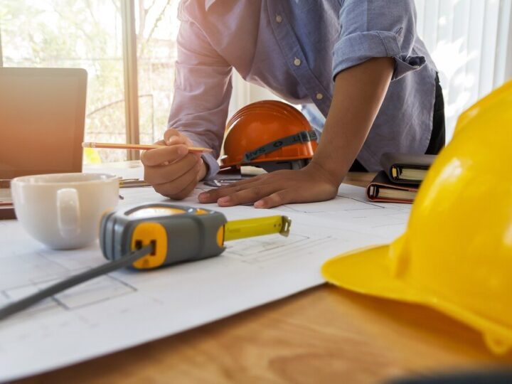 Stawka 8% VAT na usługi budowlane: kiedy ją stosować i jak udokumentować